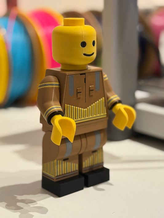 Brandweer medewerker in bluspak